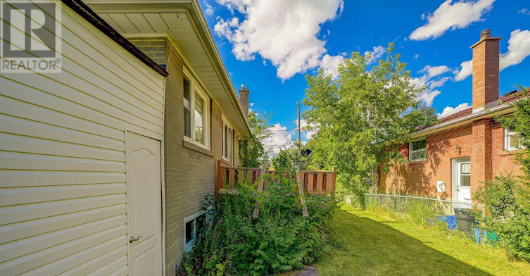 MAIN FL-203 Norfolk Avenue, Richmond Hill, ON, L4C 2E1 - 33