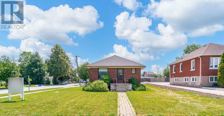 133 Mary Street E, Whitby, ON, L1N 2P3 - 4