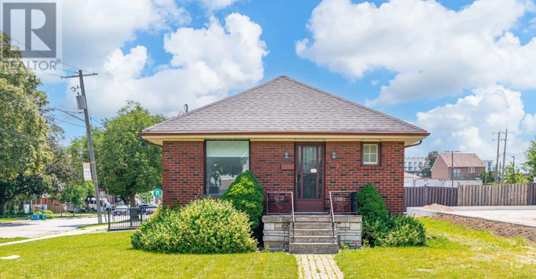 133 Mary Street E, Whitby, ON, L1N 2P3 - 3