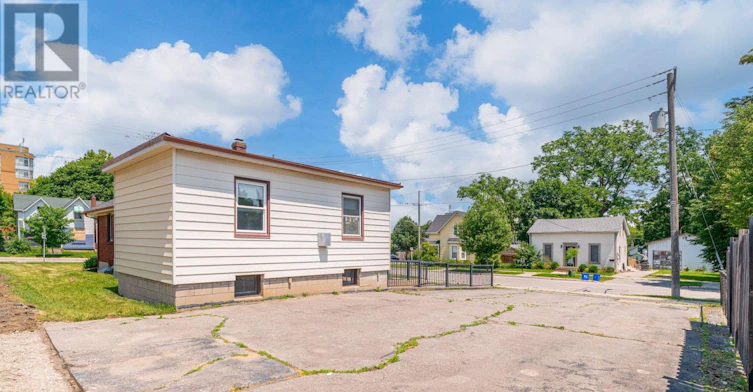 133 Mary Street E, Whitby, ON, L1N 2P3 - 39