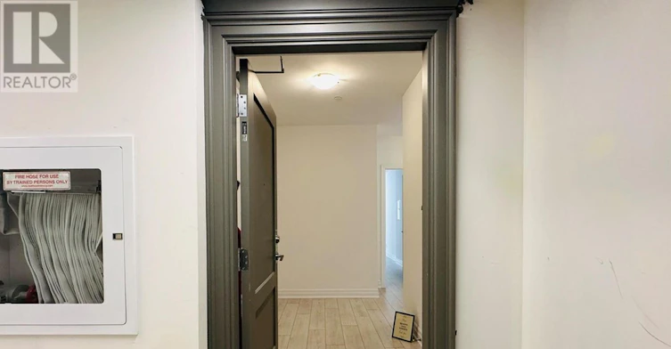 210-30 Elm Drive W, Mississauga, ON, L5B 0N6 - 3