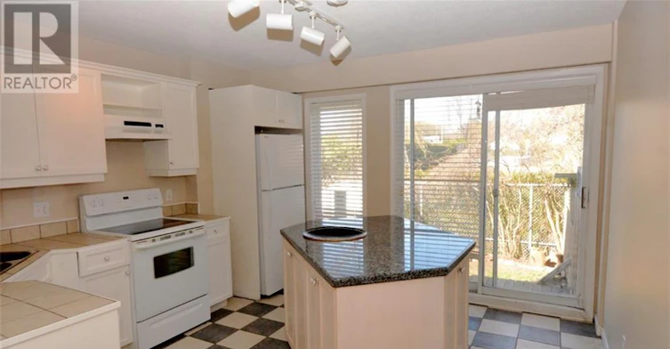A-160 Mafeking Avenue, Ottawa, ON, K1K 2V5 - 4