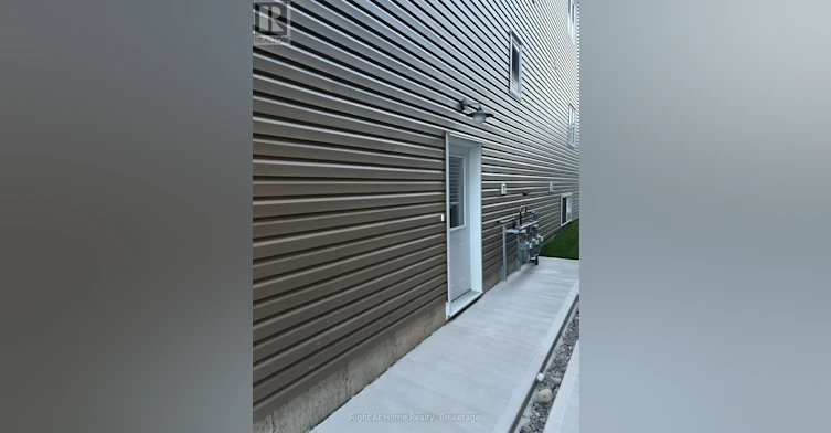 576 Guelph Street, Kitchener, ON, N2H 5Y4 - 2