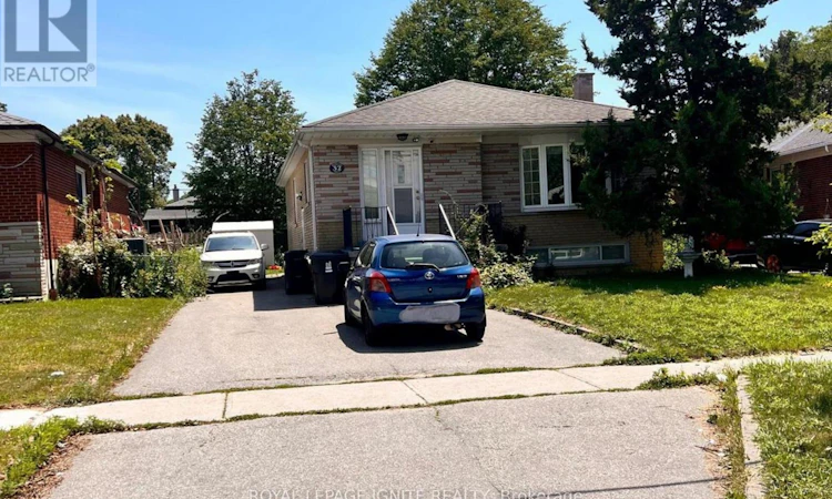 32 Romulus Drive N
