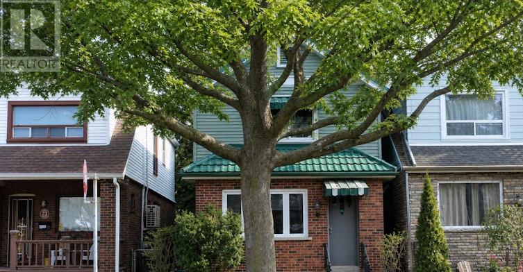 71 Chisholm Avenue, Toronto, ON, M4C 4V1