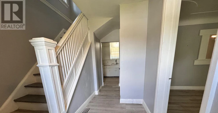 UPPER-46 Plains Road, Burlington, ON, L7T 2B9 - 2