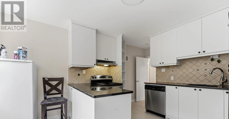 1873 Fairbanks Avenue, Ottawa, ON, K1H 5X6 - 11