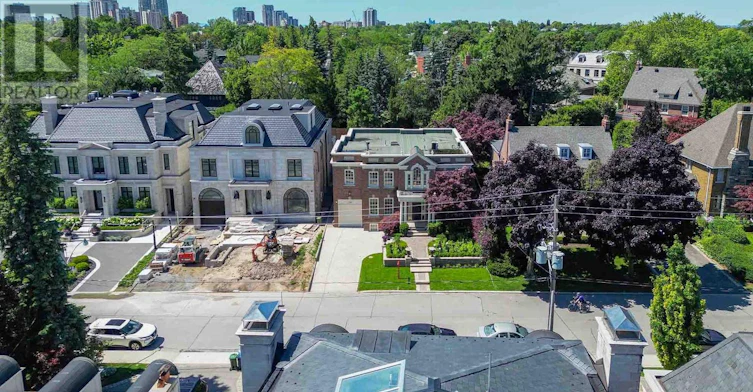 230 Dunvegan Road, Toronto, ON, M5P 2P2 - 49