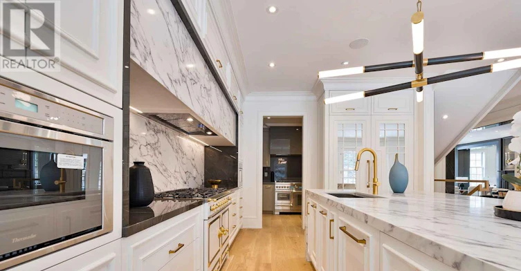 230 Dunvegan Road, Toronto, ON, M5P 2P2 - 19