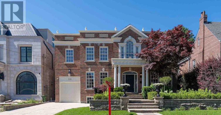 230 Dunvegan Road, Toronto, ON, M5P 2P2