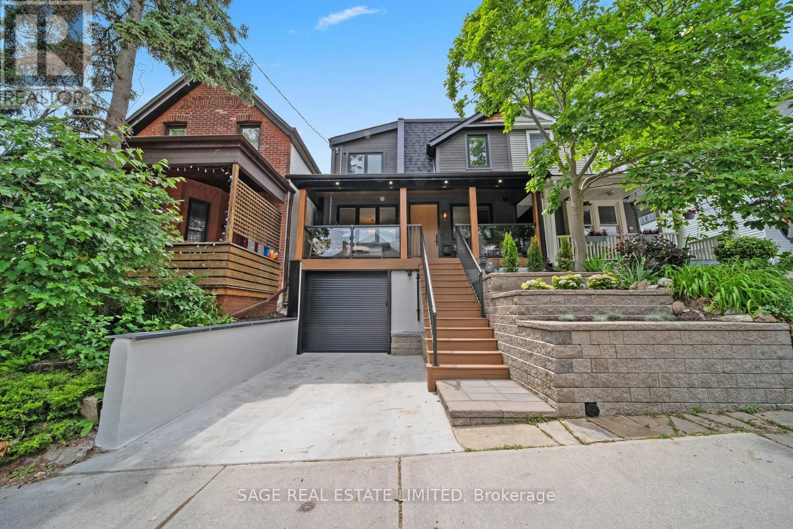 116 Lee Avenue, Toronto, ON, M4E 2P3