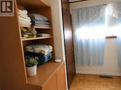 398 Marguerite Avenue - 4
