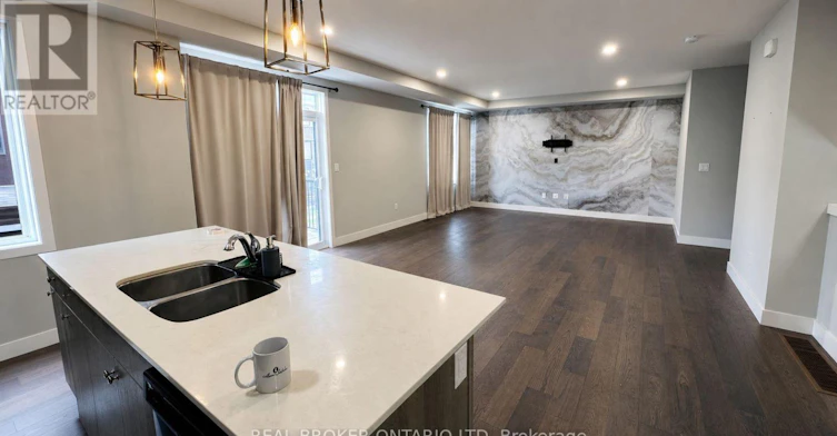 11-177 Edgevalley Road, London, ON, N5V 0C5 - 5