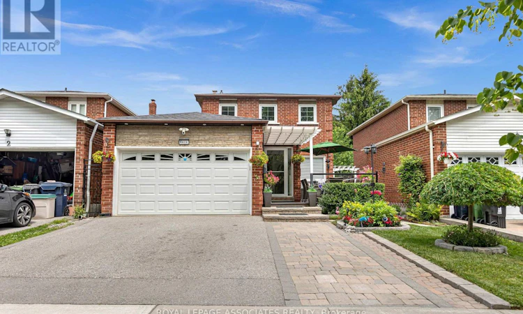 4 Apsco Avenue