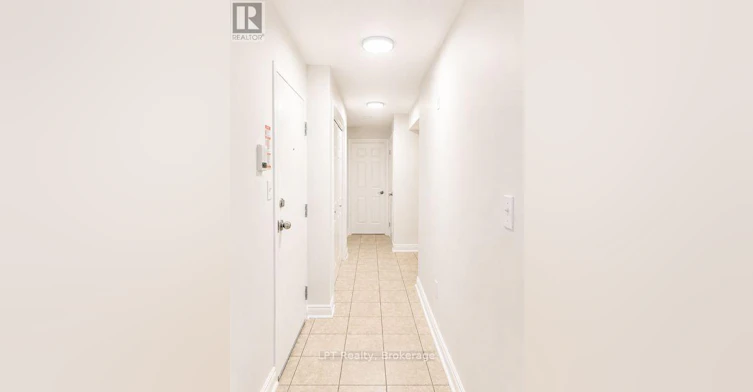 201-208 Centre Street S, Oshawa, ON, L1H 4A9 - 3