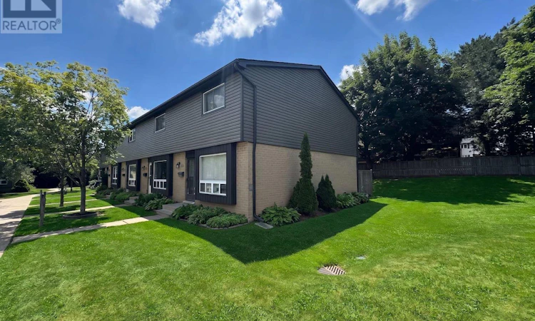 25-475 Sandringham Crescent