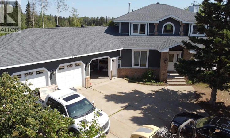 5524 Minnaker Crescent