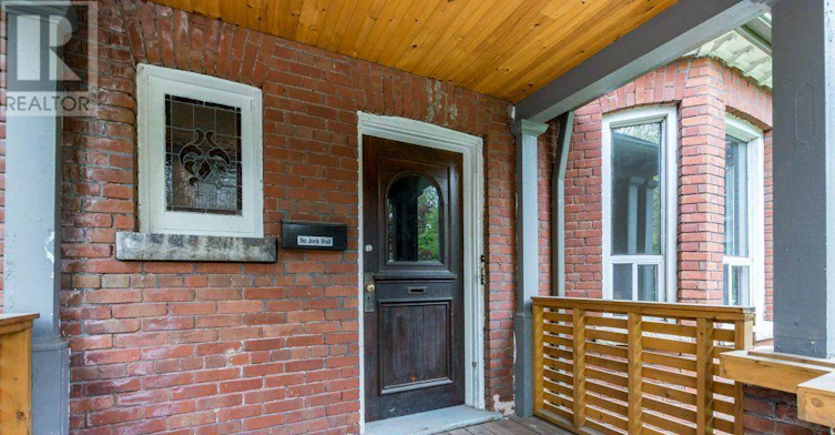 C-201 Madison Avenue E, Toronto, ON, M5R 2S6 - 2