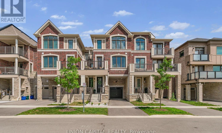 16 Thomas Frisby Jr Crescent