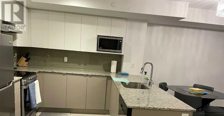 TH 109-106 Varna Drive, Toronto, ON, M6H 0C8 - 4