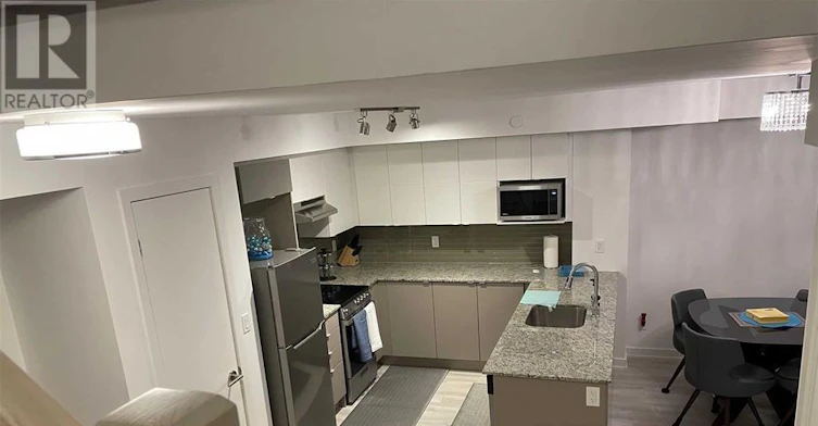 TH 109-106 Varna Drive, Toronto, ON, M6H 0C8 - 5