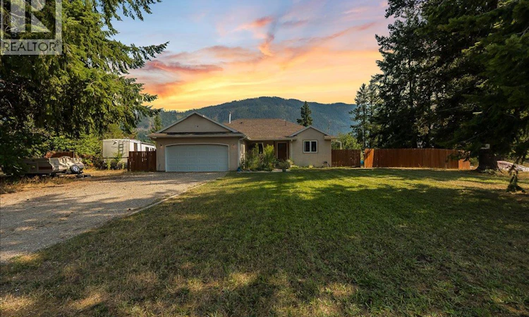 2706 Jacks Crescent