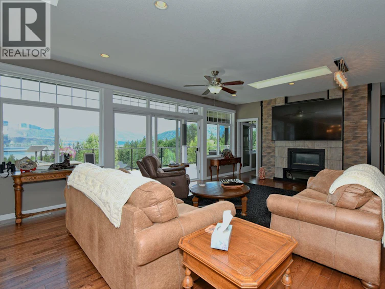 2127 W Pleasant Dale Road, Blind Bay, BC, V0E 2W1 - 7