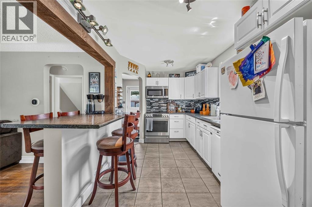 582 Superior Street, Sarnia, ON, N7T 7E6 - 6