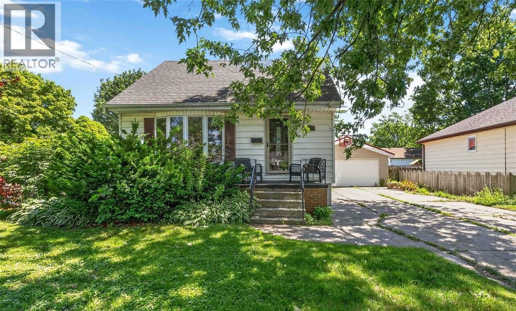 582 Superior Street, Sarnia, ON, N7T 7E6