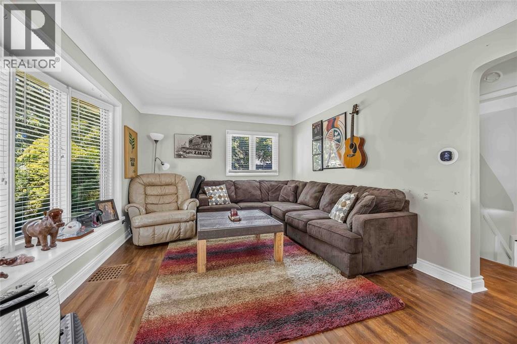 582 Superior Street, Sarnia, ON, N7T 7E6 - 4