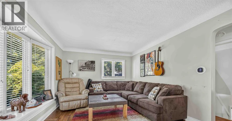 582 Superior Street, Sarnia, ON, N7T 7E6 - 4