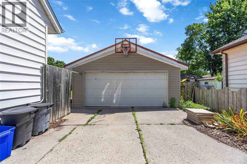 582 Superior Street, Sarnia, ON, N7T 7E6 - 25