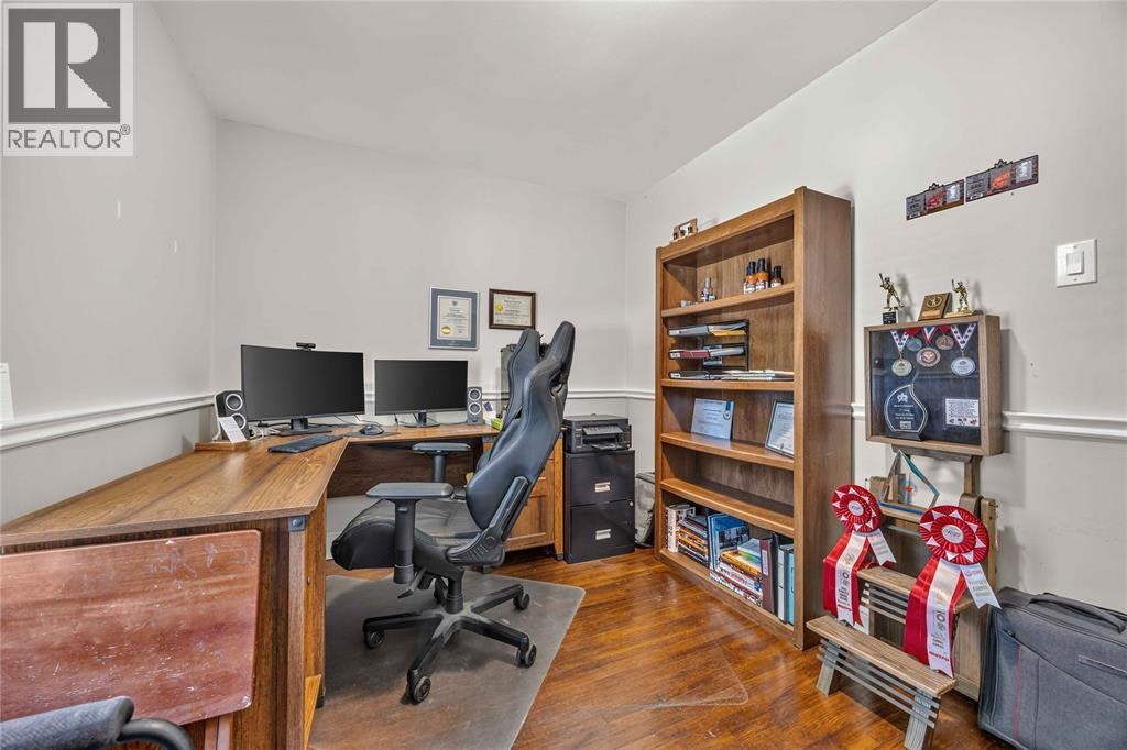 582 Superior Street, Sarnia, ON, N7T 7E6 - 10