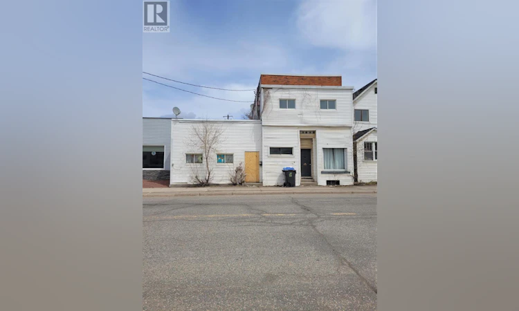 90-92 Wellington Street W