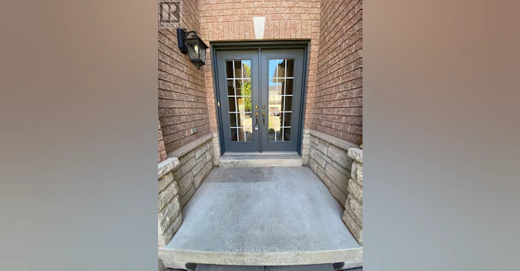 2460 Felhaber Crescent, Oakville, ON, L6H 7N8 - 2