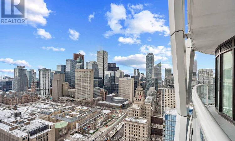 3113-230 Simcoe Street