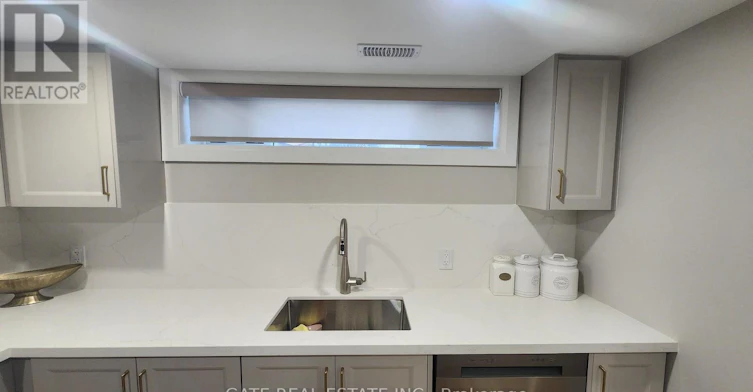 BSMT-29 Caronport Crescent, Toronto, ON, M3A 1G9 - 6
