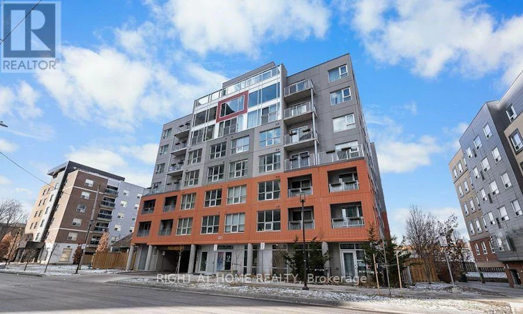 501-321 Spruce Street