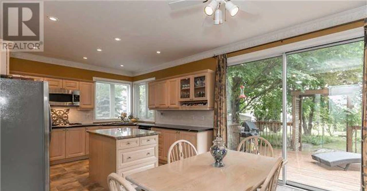 704 Foxcroft Boulevard, Newmarket, ON, L3X 1N2 - 8