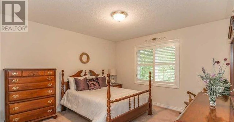 704 Foxcroft Boulevard, Newmarket, ON, L3X 1N2 - 12