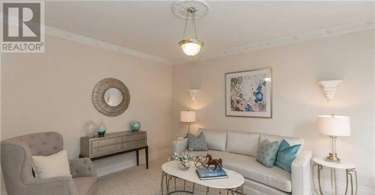 704 Foxcroft Boulevard, Newmarket, ON, L3X 1N2 - 4
