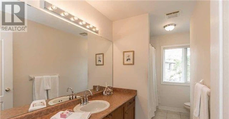 704 Foxcroft Boulevard, Newmarket, ON, L3X 1N2 - 11