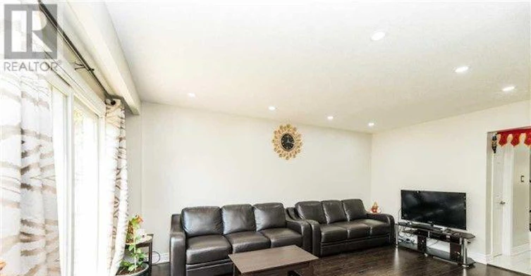18 Omega Square, Brampton, ON, L6Z 1K5 - 5