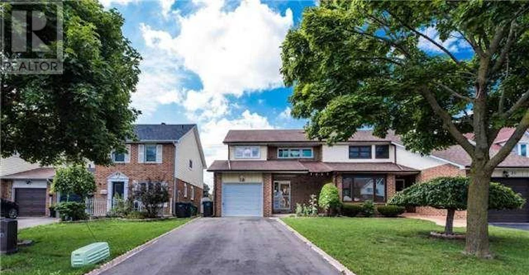 18 Omega Square, Brampton, ON, L6Z 1K5