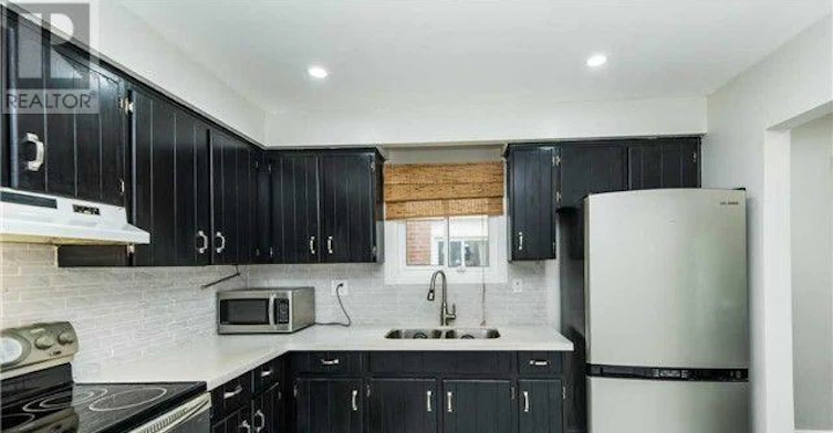 18 Omega Square, Brampton, ON, L6Z 1K5 - 9