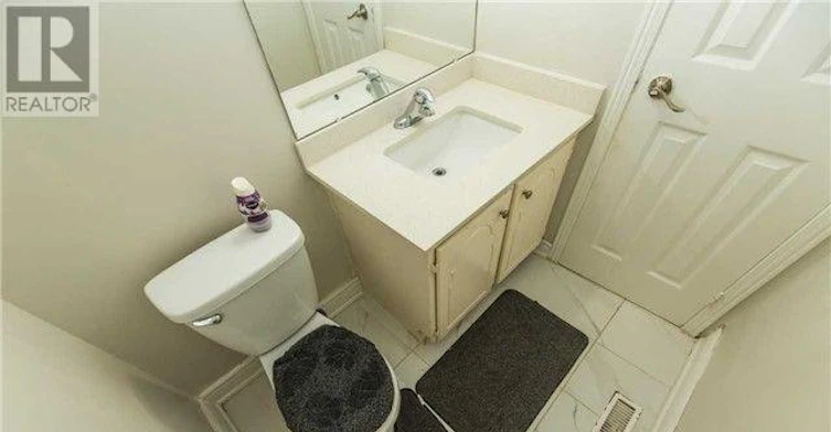 18 Omega Square, Brampton, ON, L6Z 1K5 - 10