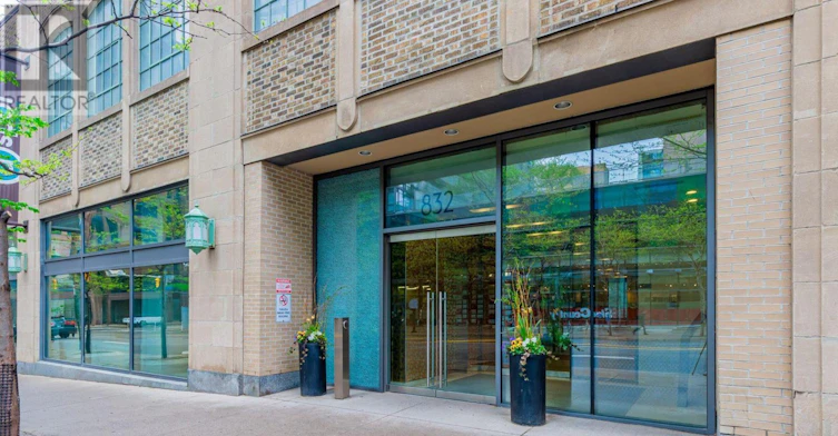 2409-832 Bay Street, Toronto, ON, M5S 1Z6 - 4