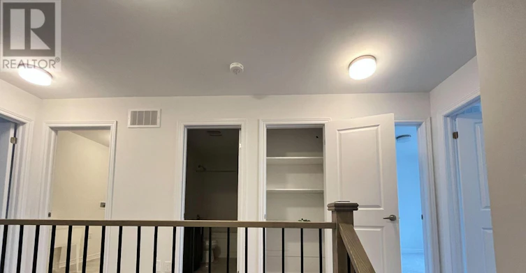 8 Brofarm Lane, Whitchurch-Stouffville, ON, L4A 5G2 - 11