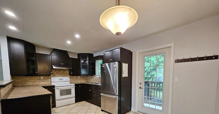 15118 91a Avenue, Surrey, BC, V3R 6X1 - 3