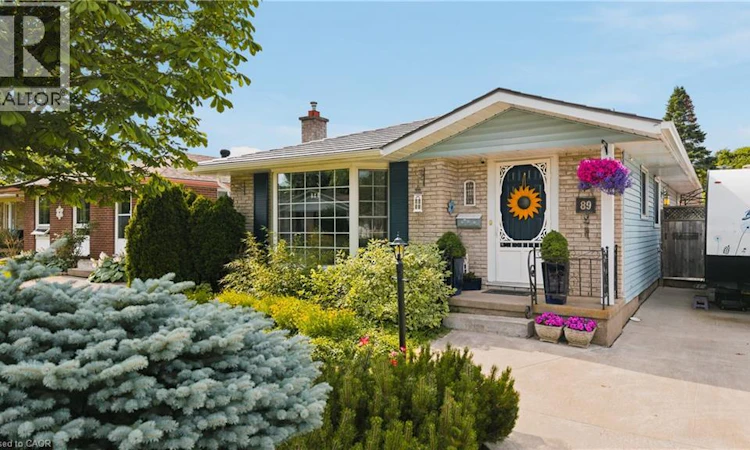 89 Geneva Crescent